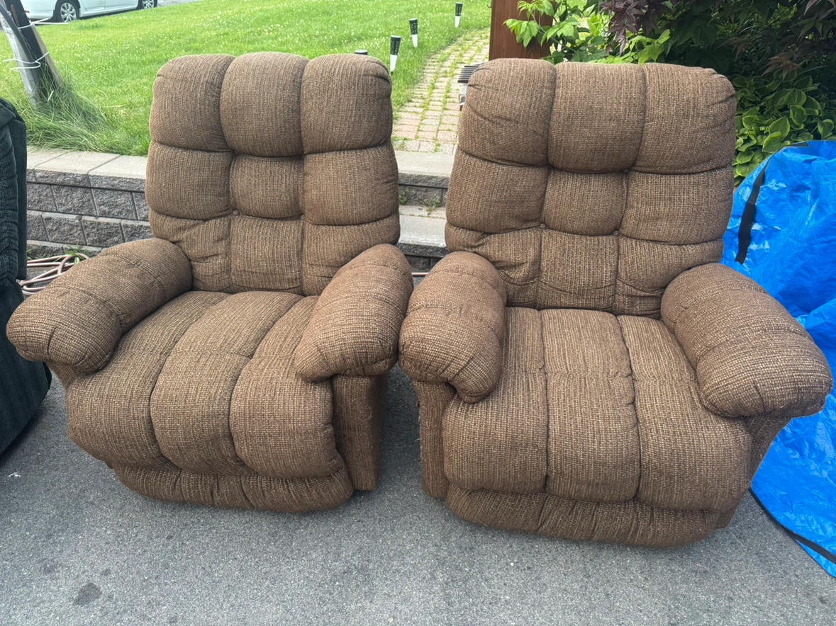 Brown Recliner Chairs (Pair)