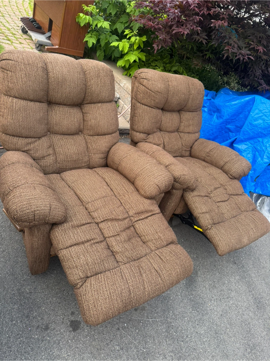 Brown Recliner Chairs (Pair) - photo 3