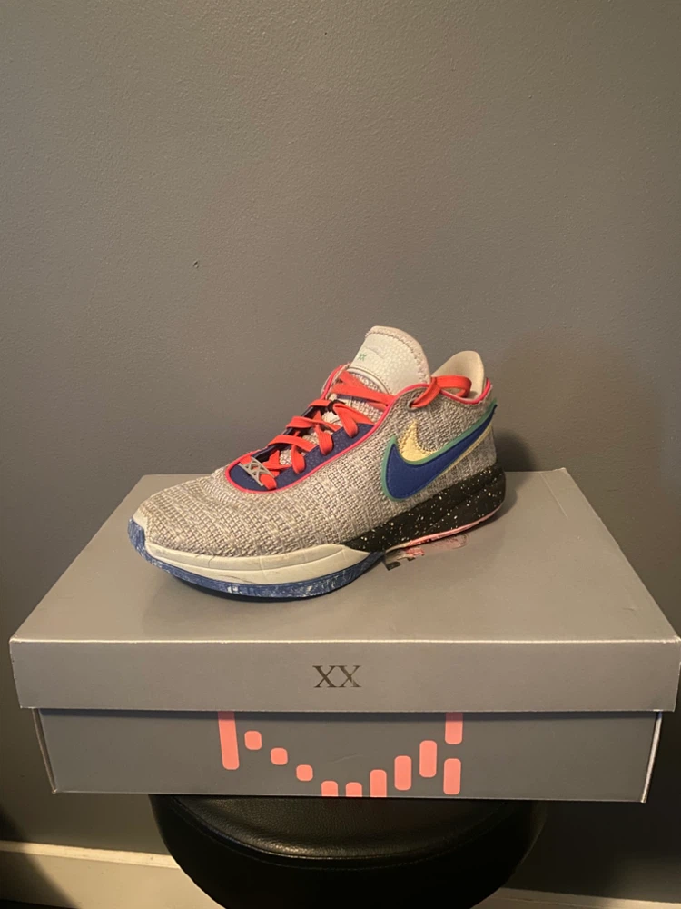 Nike Lebron Witness 5 Shoes - photo 4