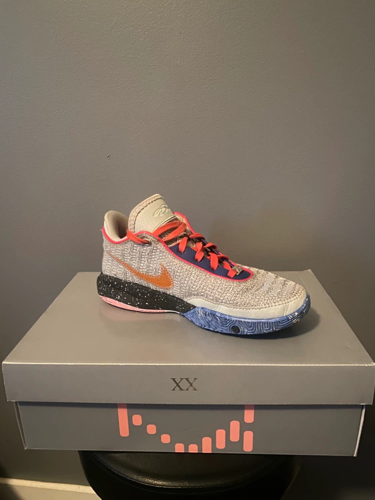 Nike Lebron Witness 5 Shoes - photo 5