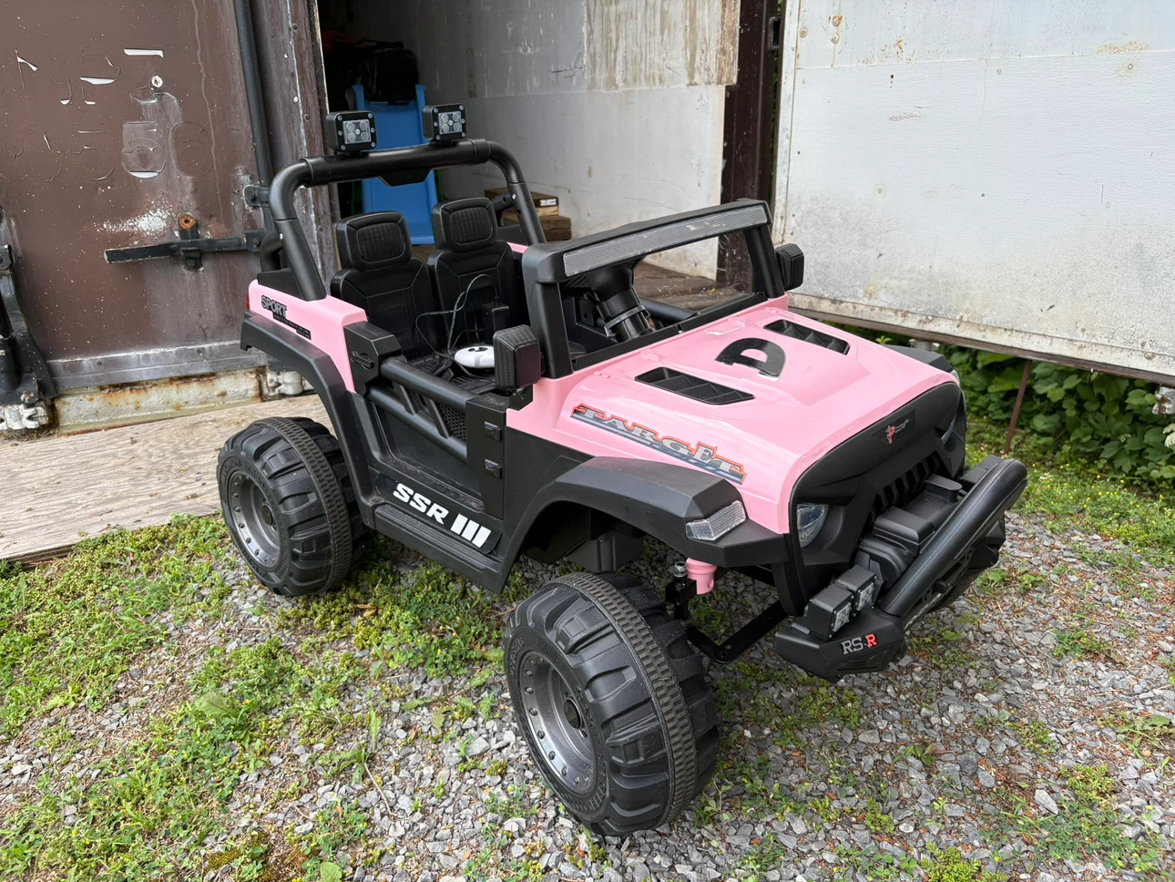 Pink Voltz Toys ride-on jeep - photo 4