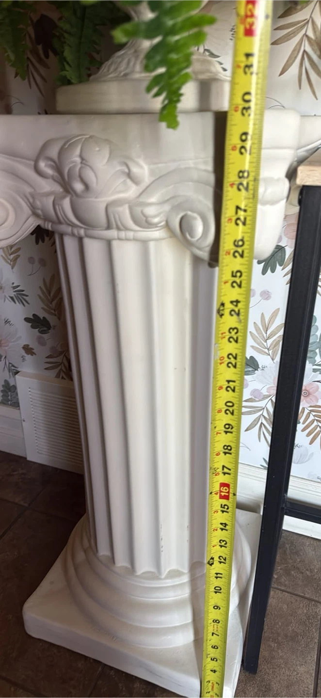 White Roman pillars - photo 5