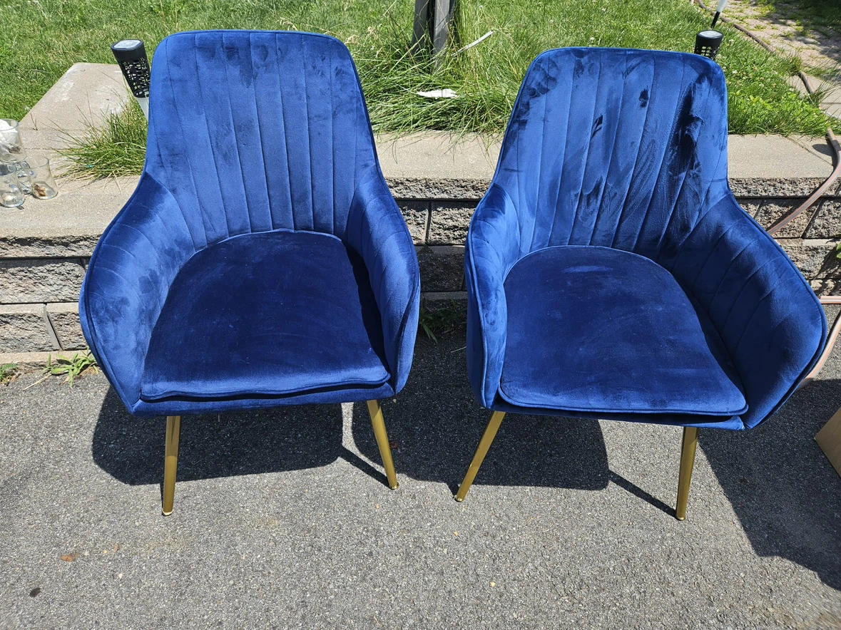 Set of 2 Blue Velvet Accent Chairs