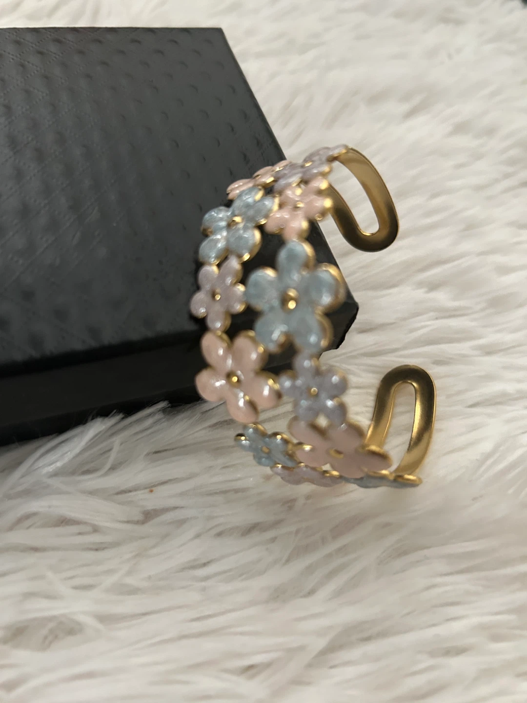 Gold Tone Flower Cuff Bracelet - photo 3