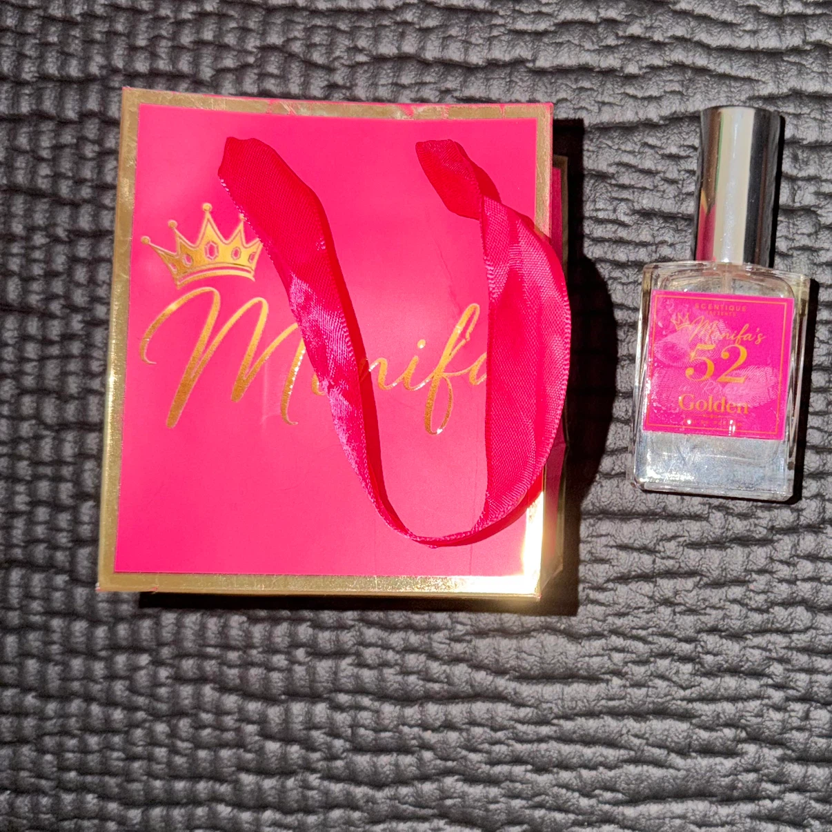 Perfume “Petal” Smells Earthy