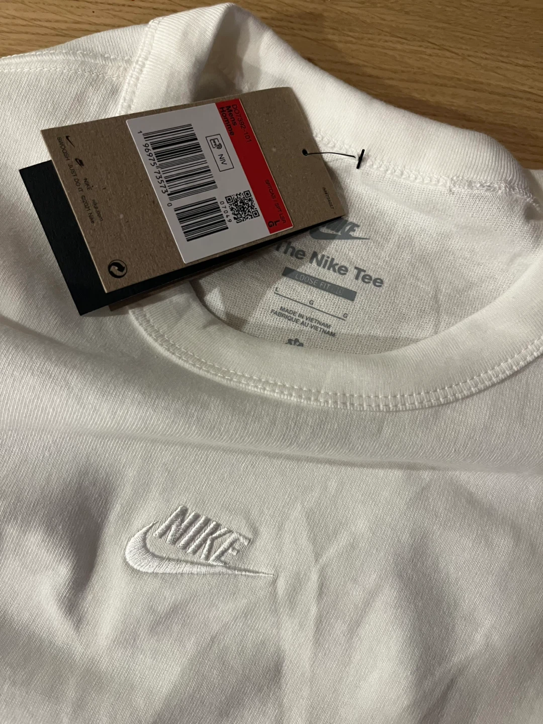BRAND NEW NIKE ESSENTIAL TEES - photo 4