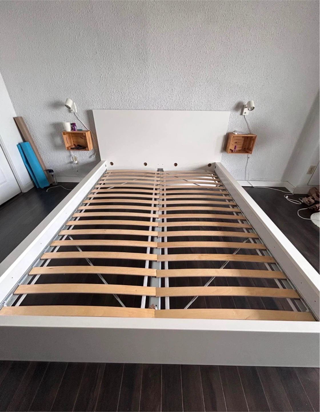 IKEA MALM Full bed frame in white - photo 2