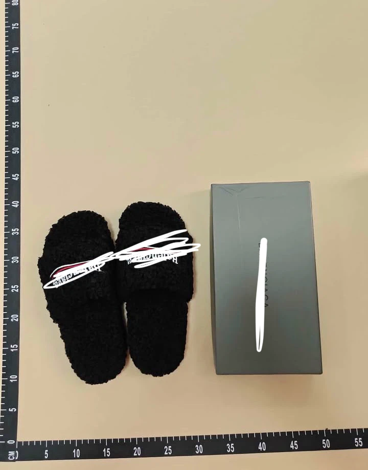 Black balenciaga Fuzzy Slippers with Box Size 42 - photo 4