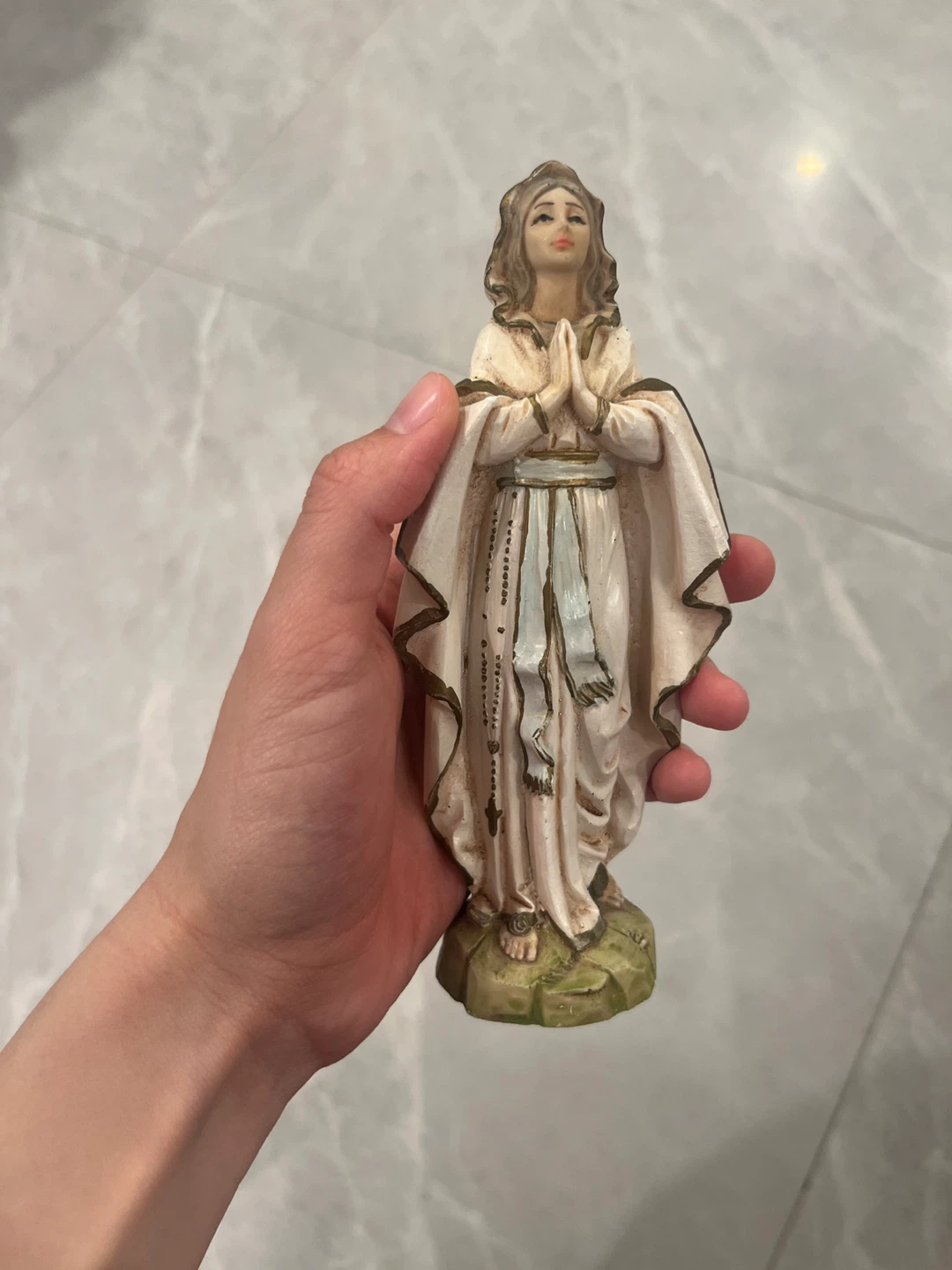 Beautiful Mary statue