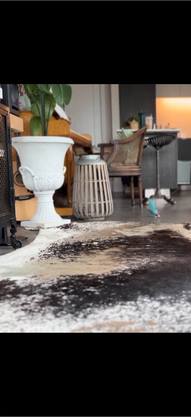 Cowhide Rug - photo 2