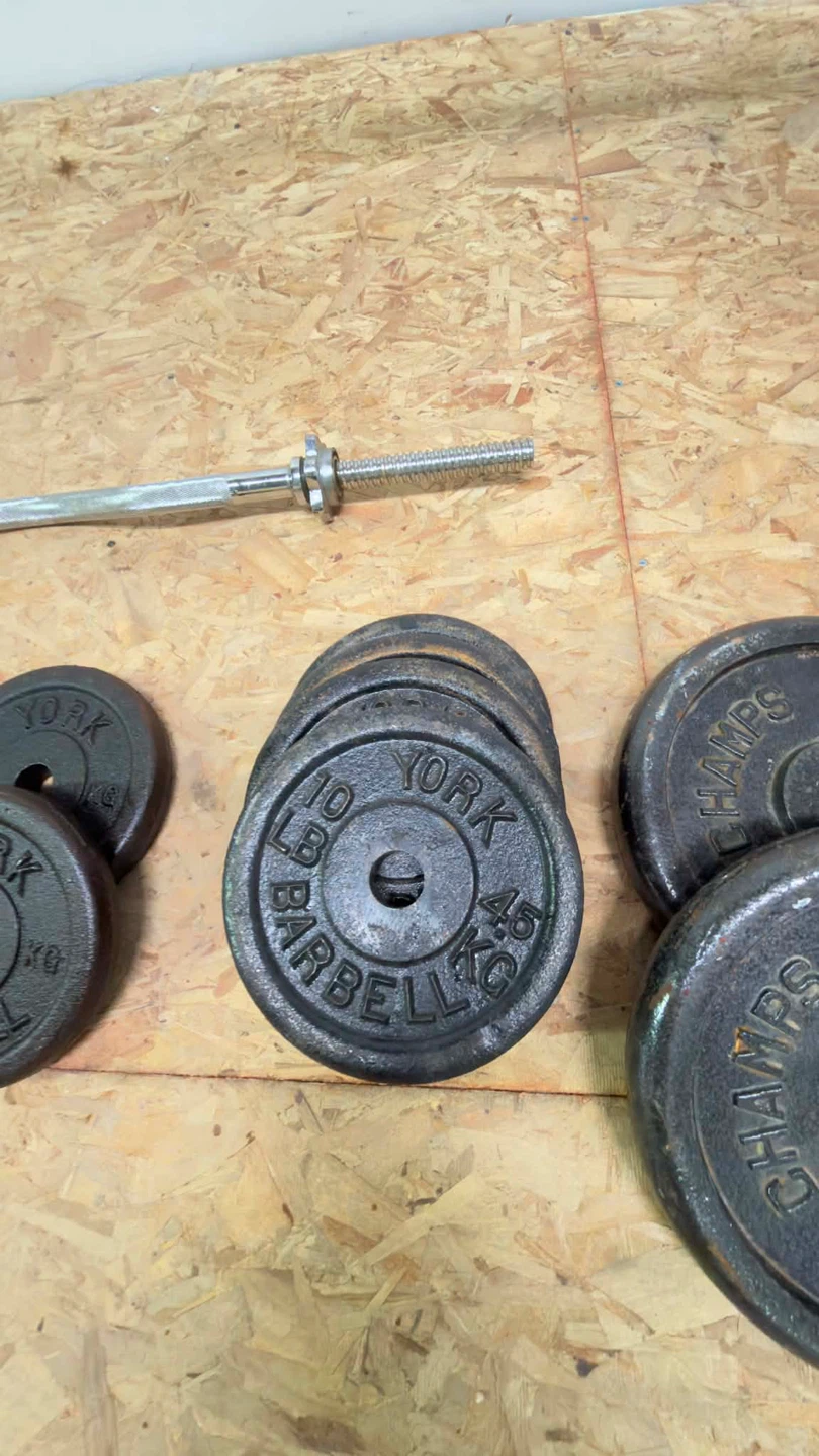 Weider 146 weight bench and barbell - photo 3