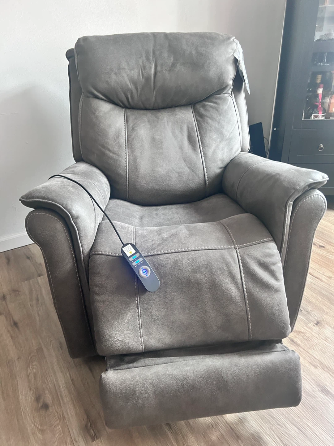 Recliner  power lift brand new - photo 2