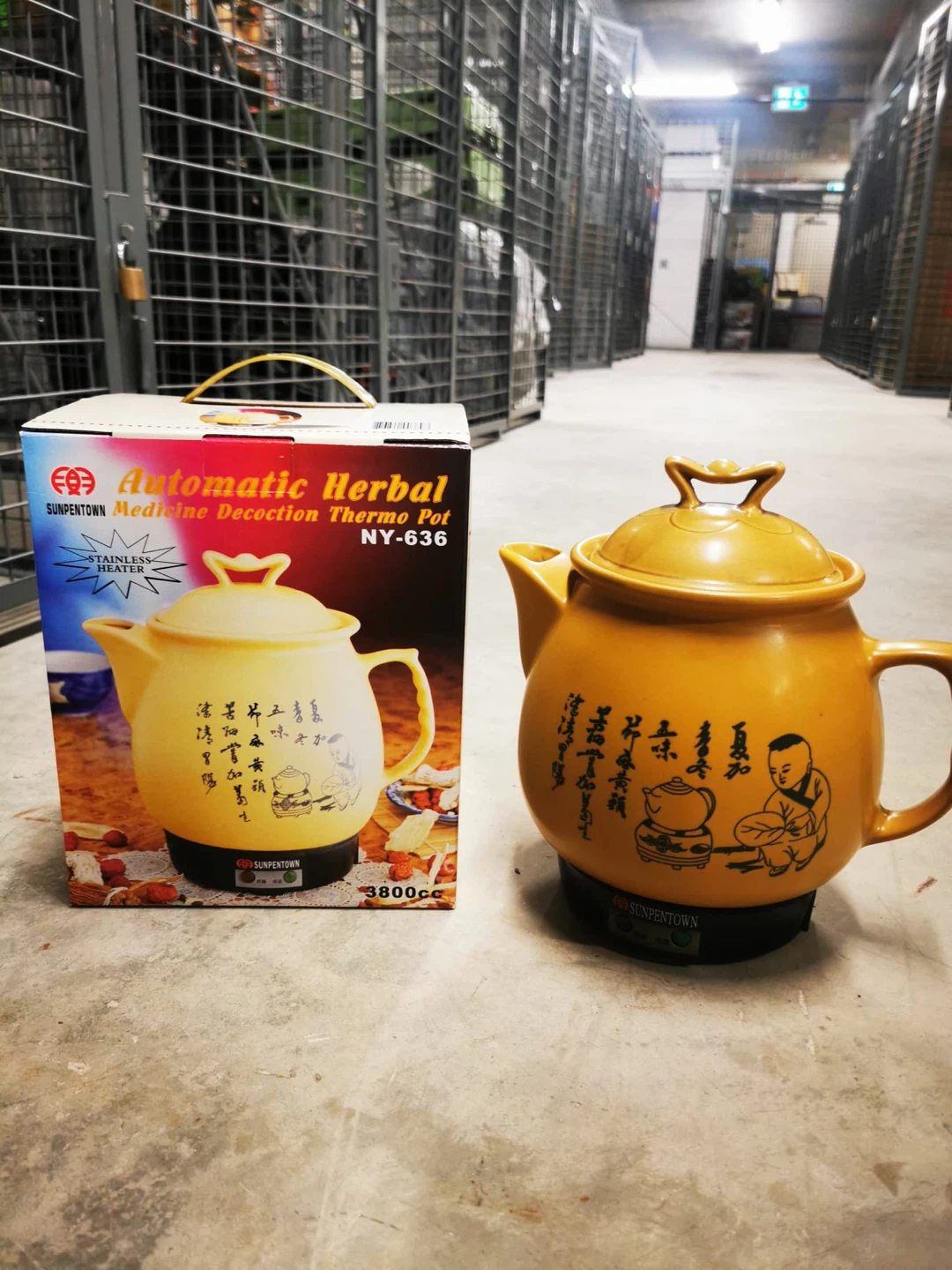 Sunpentown Automatic Herbal Medicine Decoction Thermo Pot NY-636