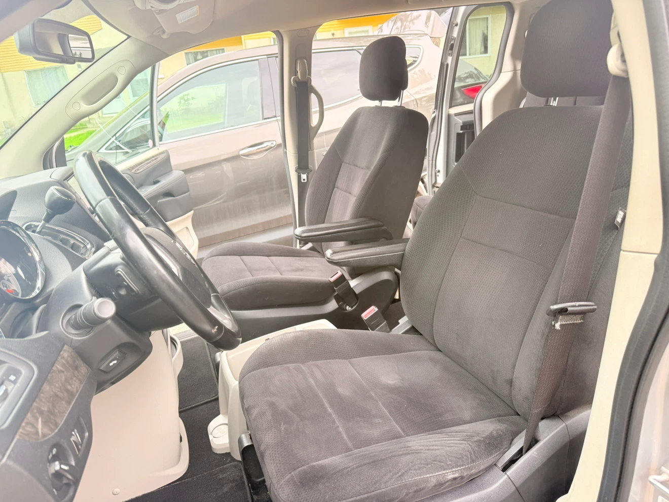 Dodge Grand Caravan - photo 3
