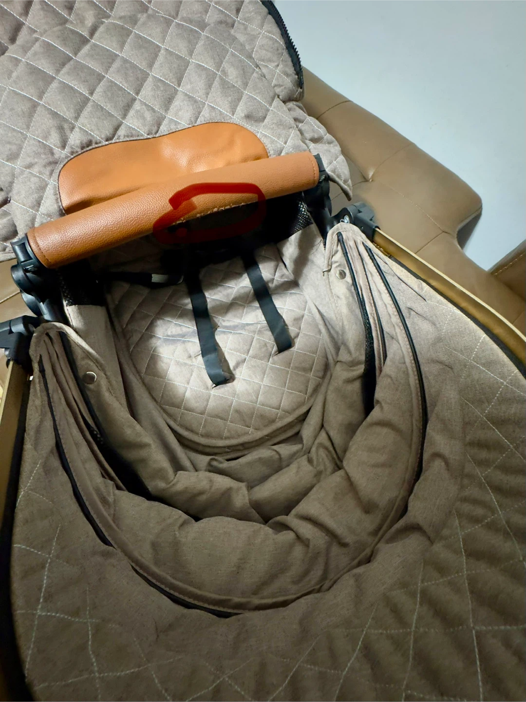 Quilted Bassinet Stroller with Gold Frame - photo 5