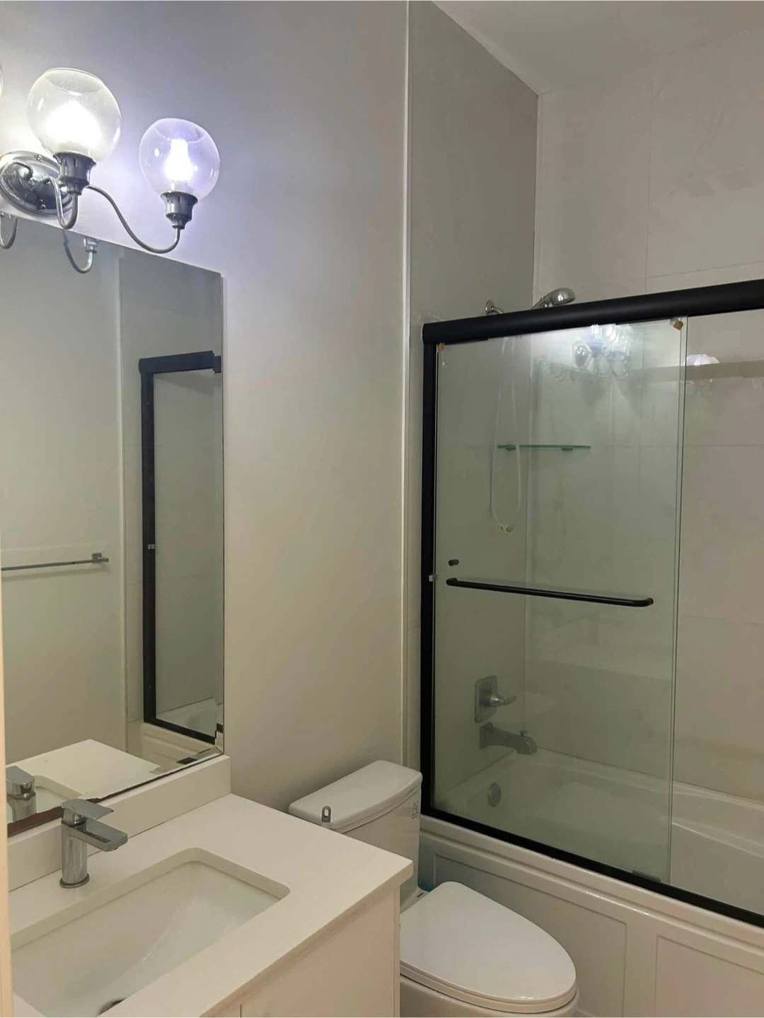 1 Bed 1 Bath Suite - Burnaby House available on July 8