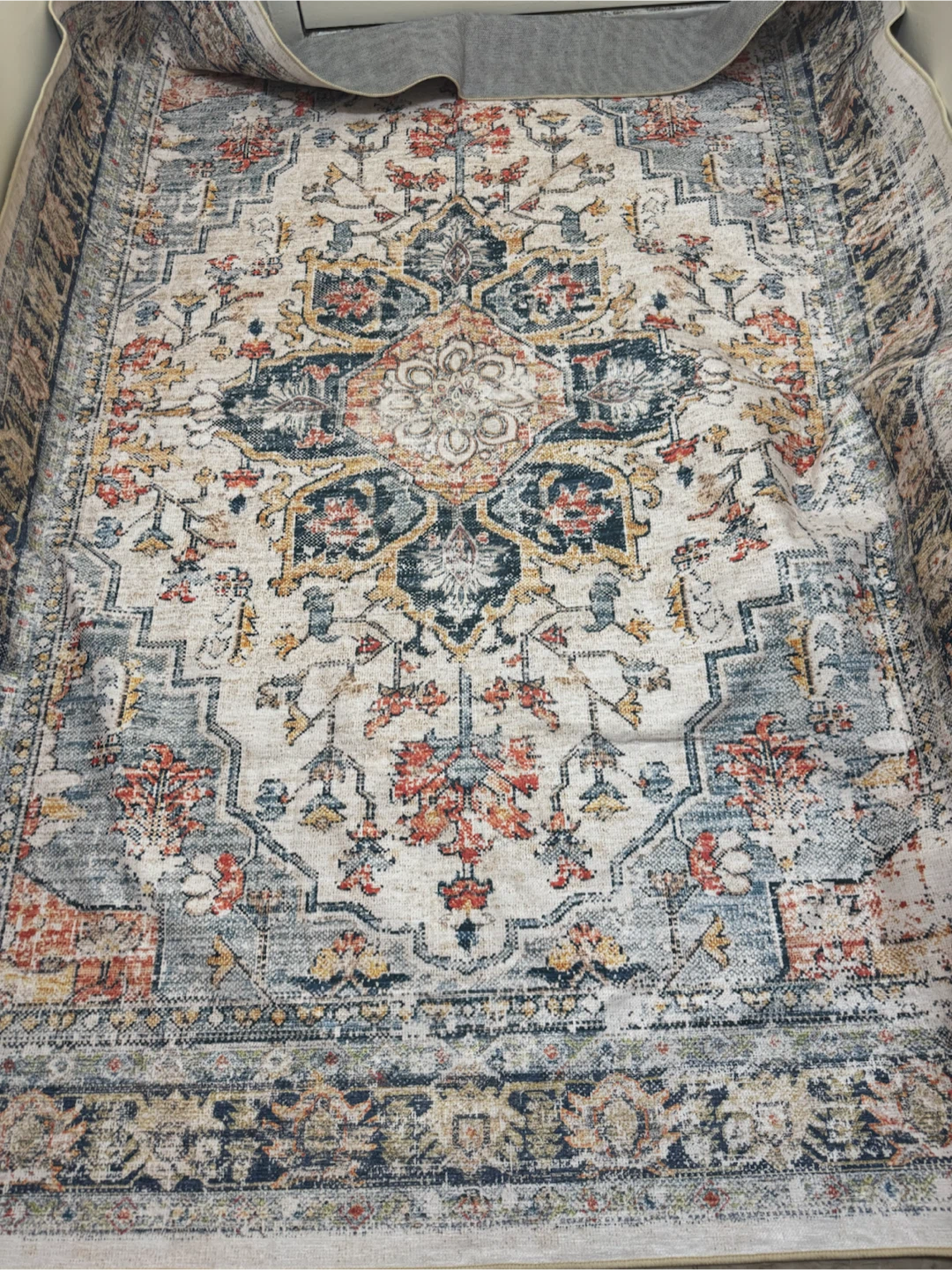Brand new Area Rug - 100% Polyester - photo 2