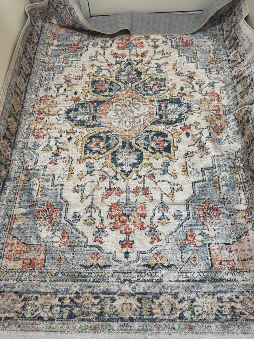 Brand new Area Rug - 100% Polyester - photo 3
