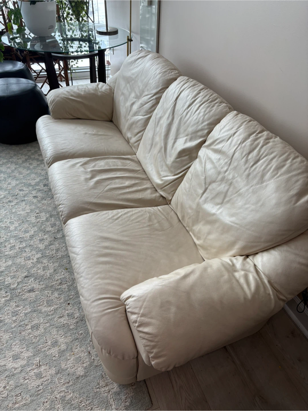 Matching leather couch and love seat - photo 3