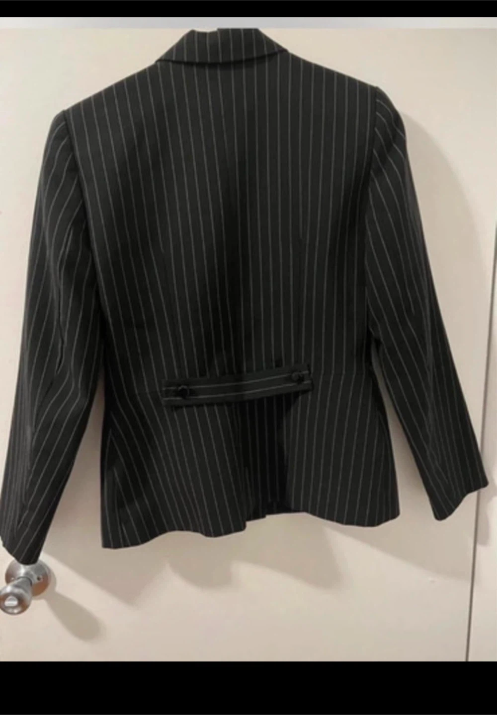 Adolfo Studio Pinstripe Blazer sz 6 - photo 3