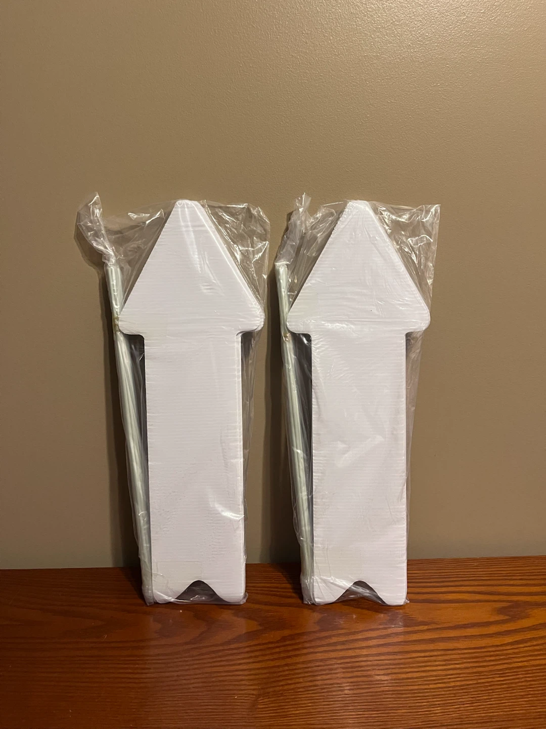10 BLANK WHITE CORRUGATED PLASTIC ARROW YARD SIGNS