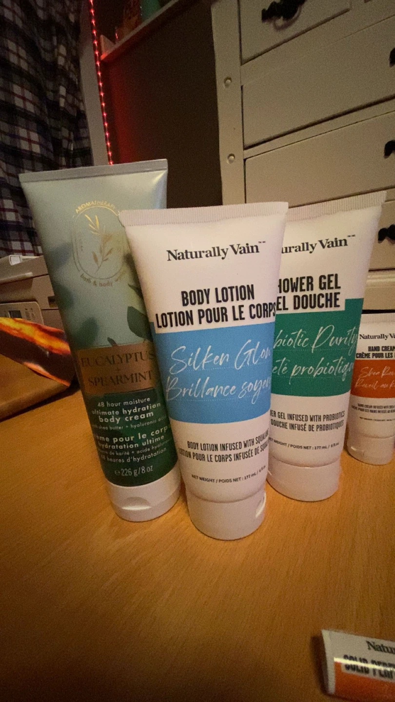 Naturally Vain Skincare Lot - photo 2
