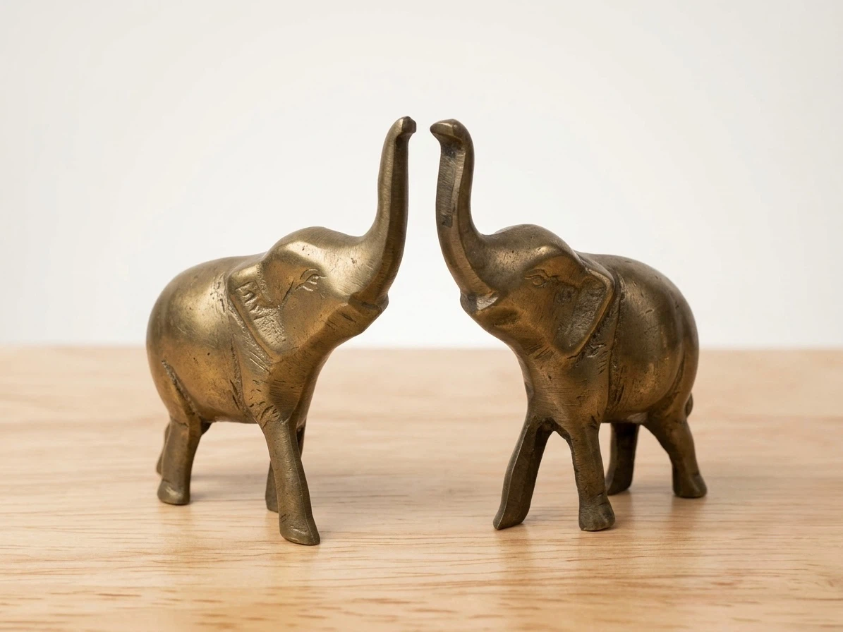 Pair of Vintage Brass Elephant Figurines - photo 2
