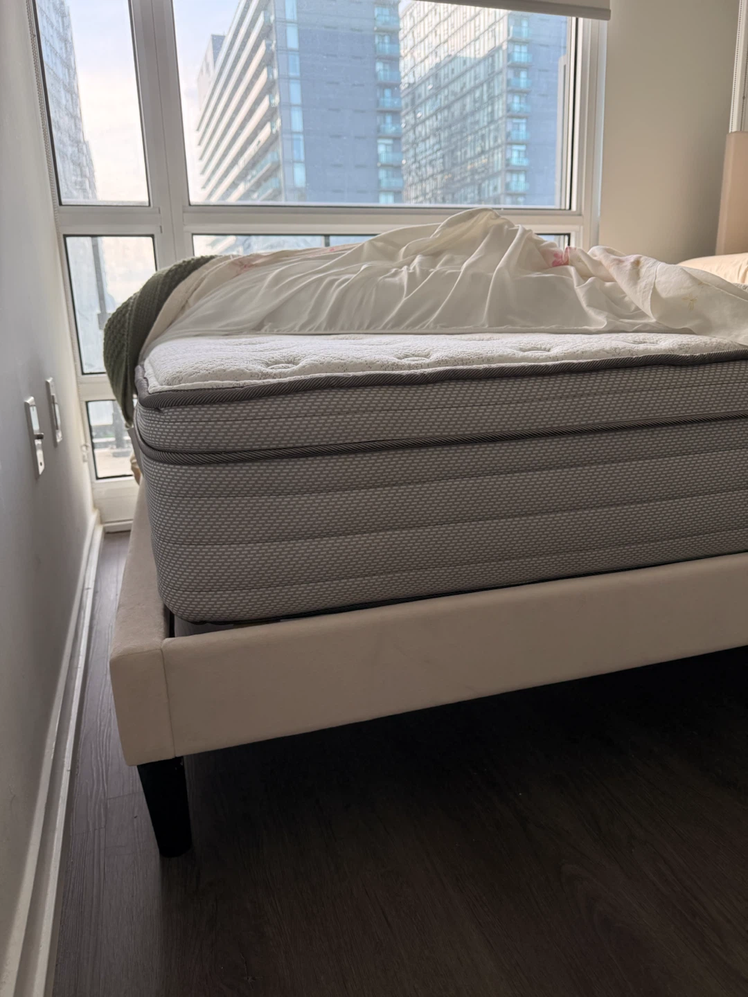 Double Size Mattress (Sealy) - photo 2