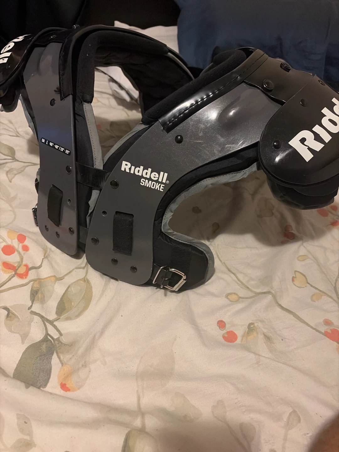 Riddell Smoke Football Shoulder Pads