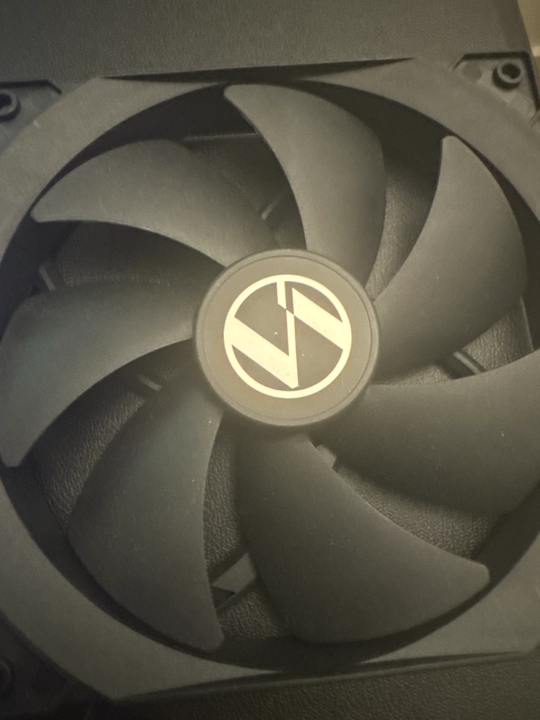 3x LianLi Fans 140 PWM (non rg)