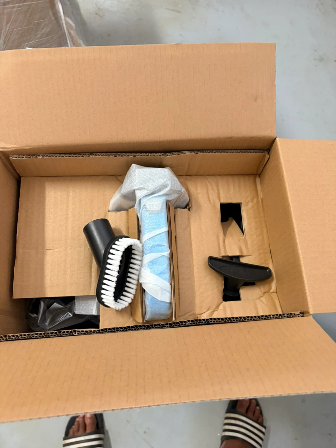 BISSELL PowerForce Vacuum Cleaner- brand new - photo 5