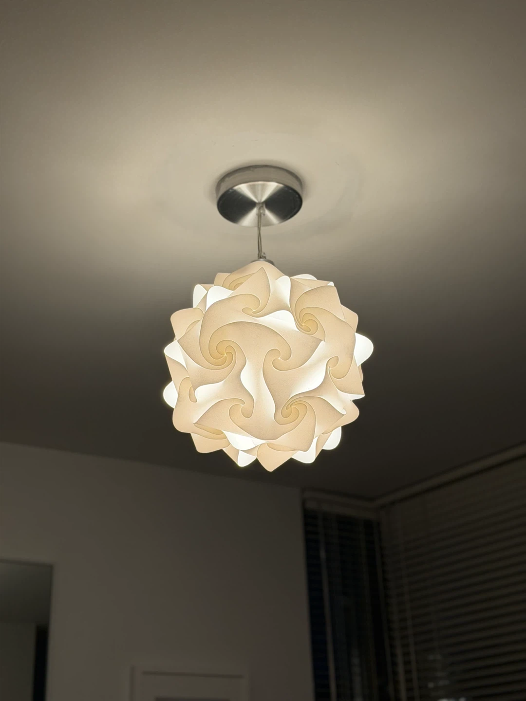 EQLight Hado Light - Contemporary Puzzle Ball Pendant Light - photo 2