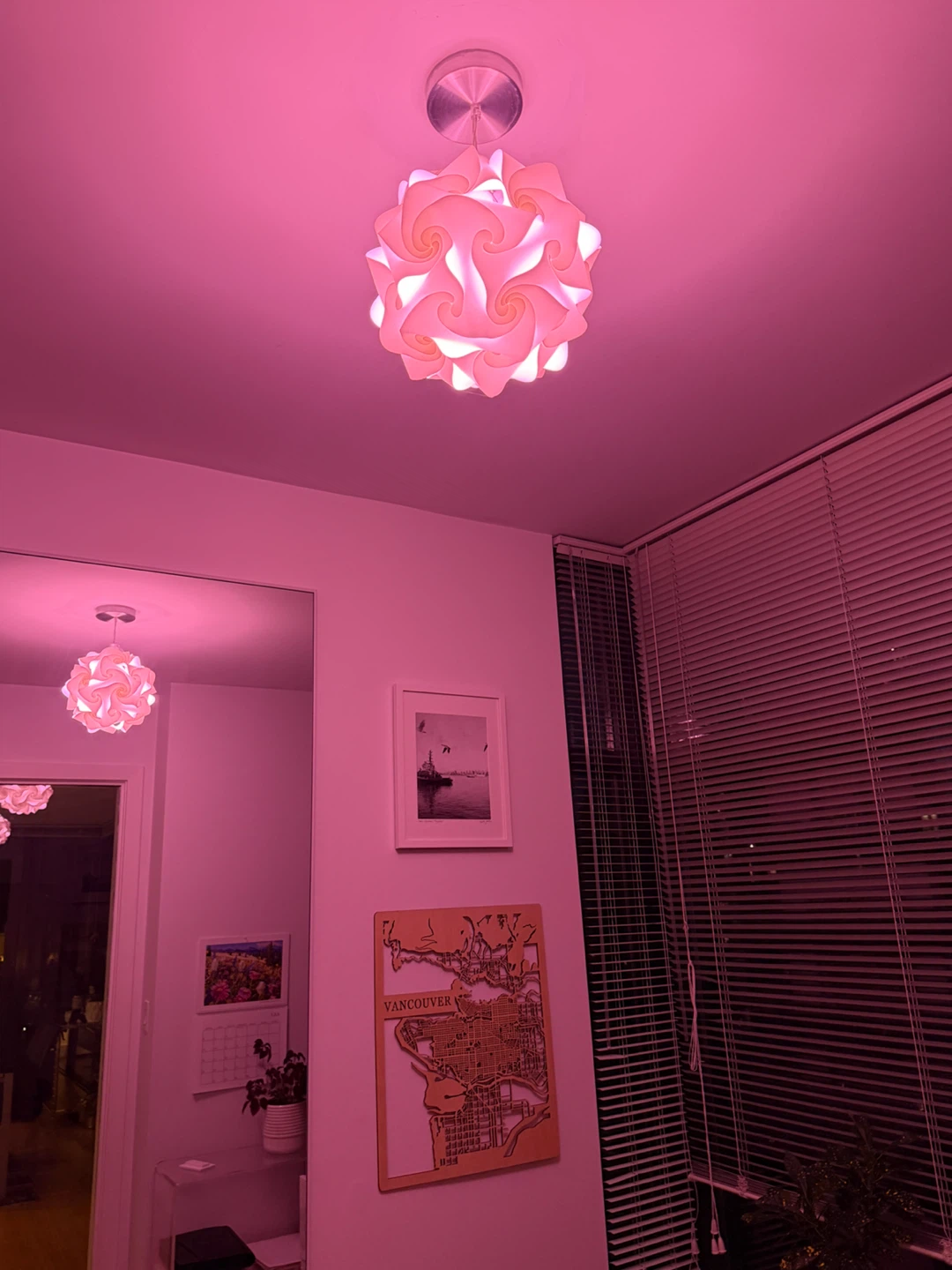 EQLight Hado Light - Contemporary Puzzle Ball Pendant Light - photo 3