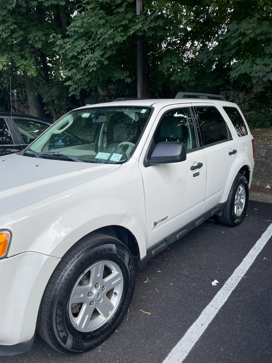 White Ford Escape Hybrid SUV - photo 5