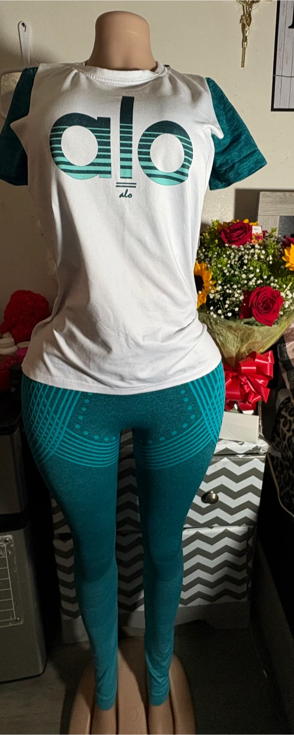 ALO Yoga Activewear Set