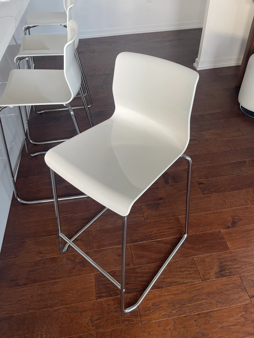 (Set of 4) IKEA White Bar Stools