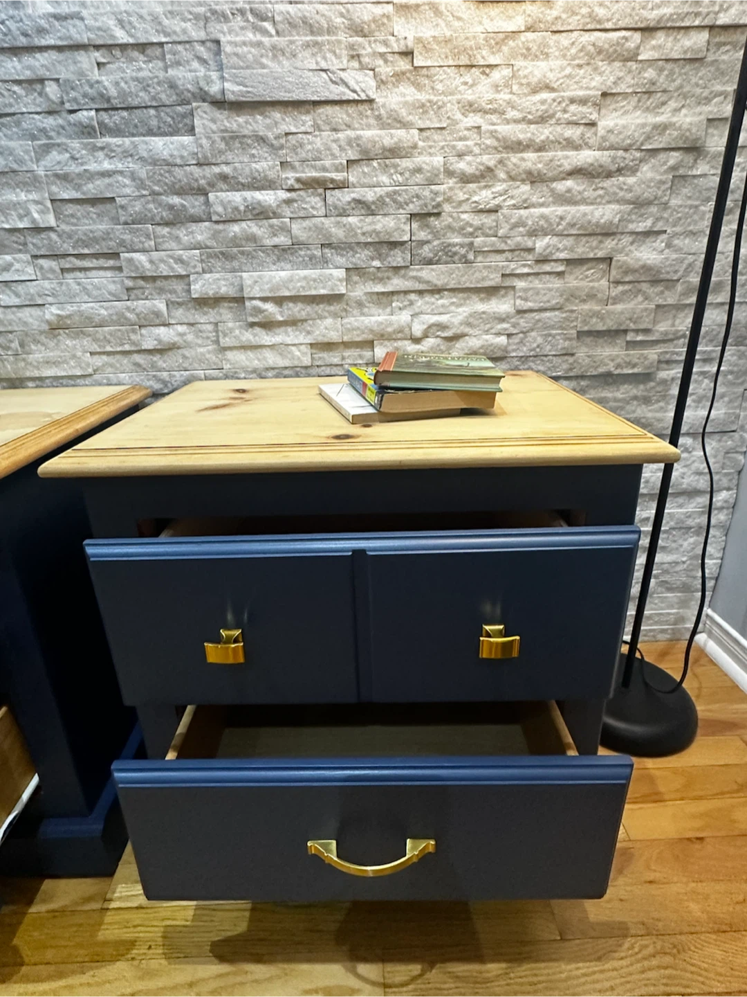 ✨ Refurbished Solid Wood Nightstands ✨ - photo 2