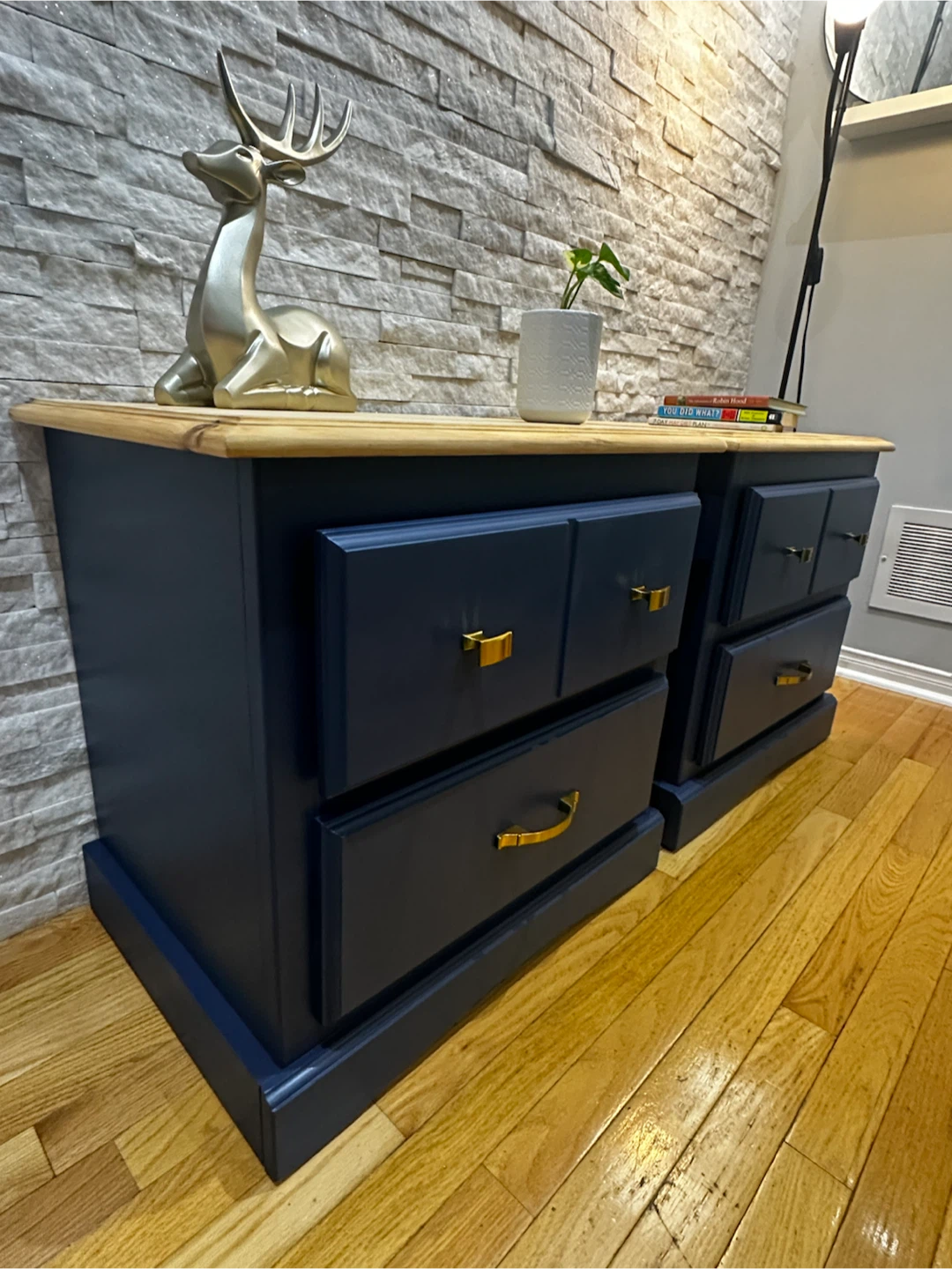 ✨ Refurbished Solid Wood Nightstands ✨ - photo 3