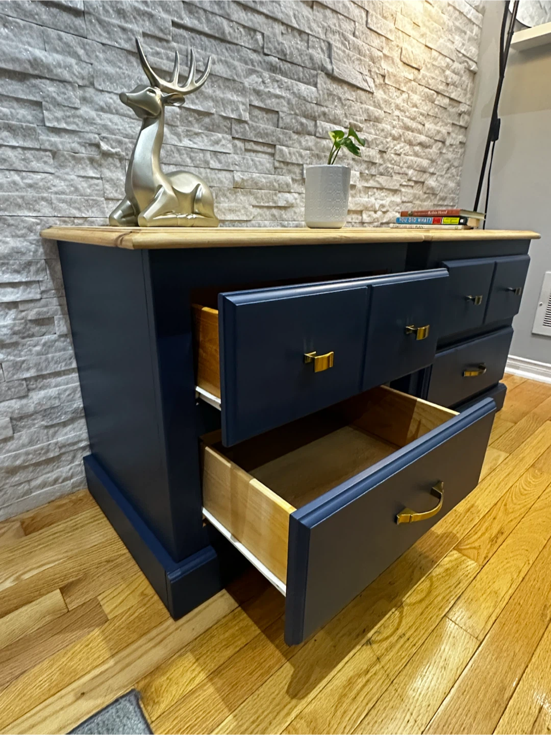 ✨ Refurbished Solid Wood Nightstands ✨ - photo 5