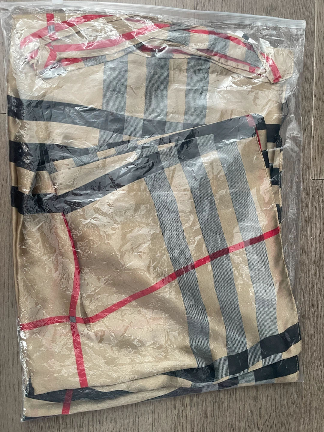 NEW! Burberry Dupe Silk Scarf - photo 2