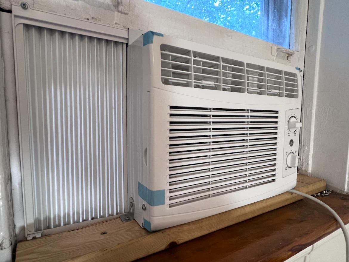 GE Window Air Conditioner - photo 3