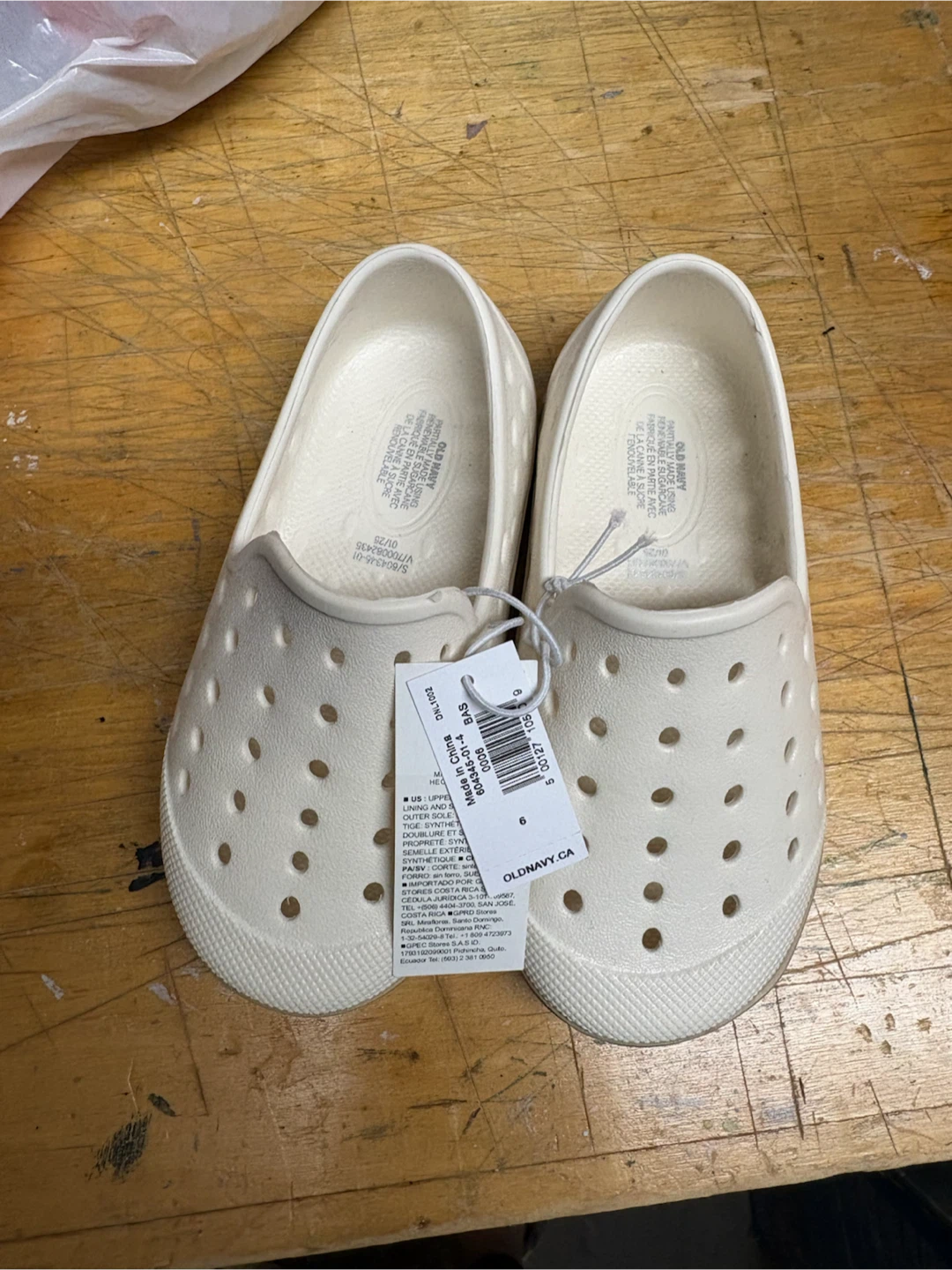 Brand new - Toddler Old Navy Kids Shoes - Size 6