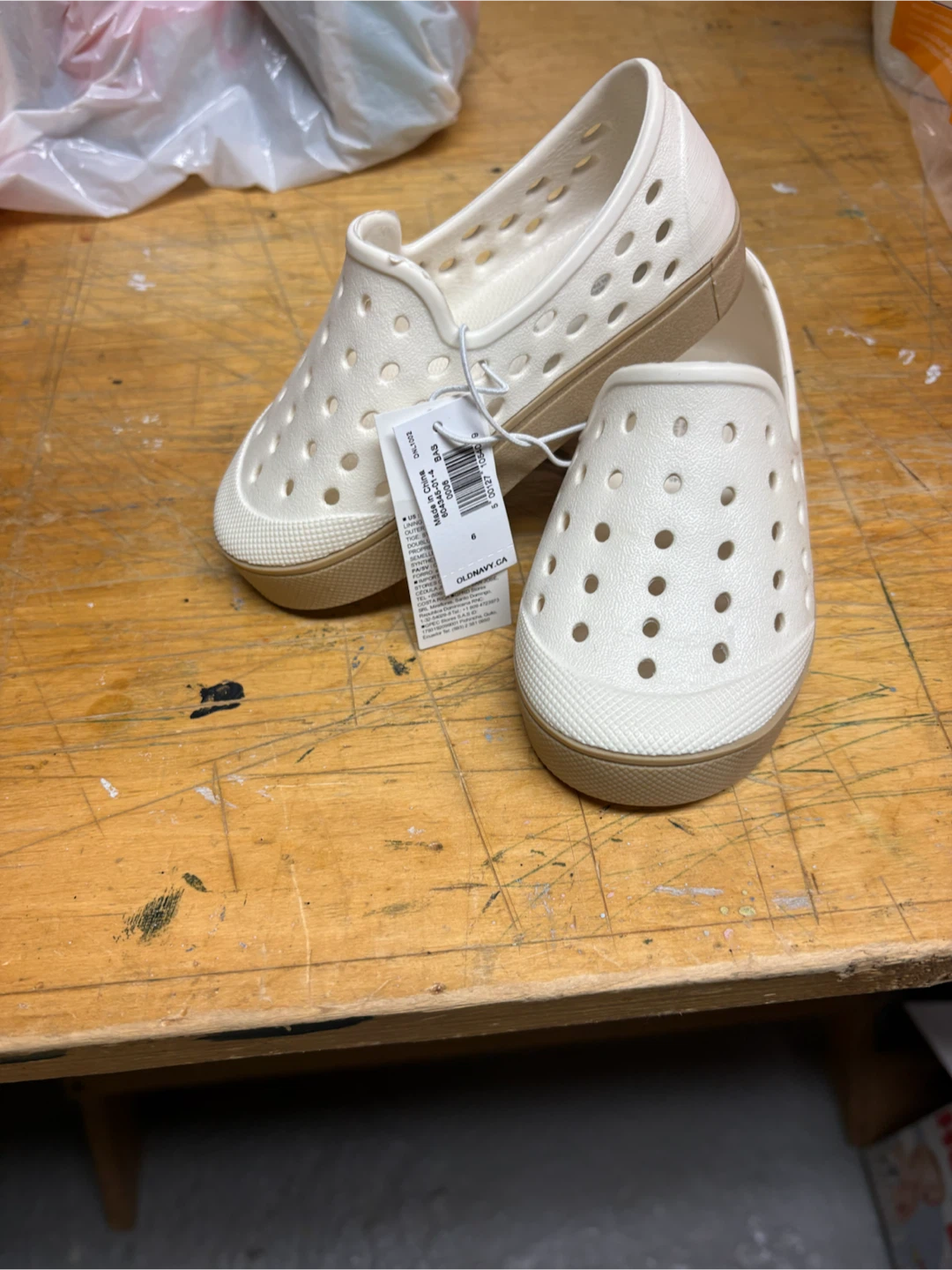 Brand new - Toddler Old Navy Kids Shoes - Size 6 - photo 2