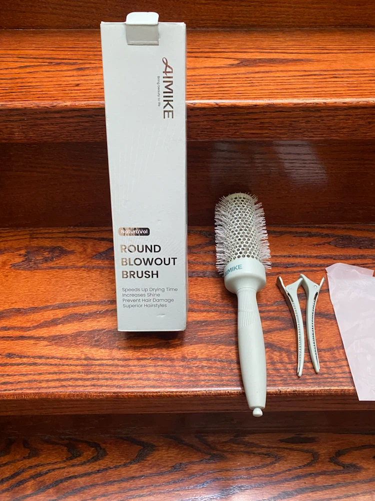 AIMIKE NaturaVol Round Blowout Brush - Sage Green