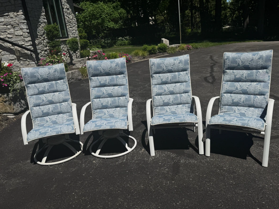 4 Patio Chairs - photo 2