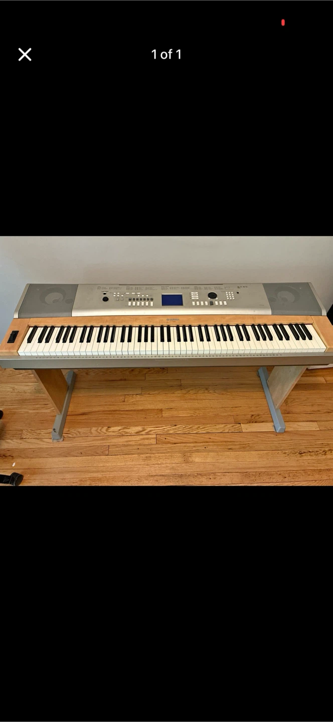 Yamaha Electronic Keyboard