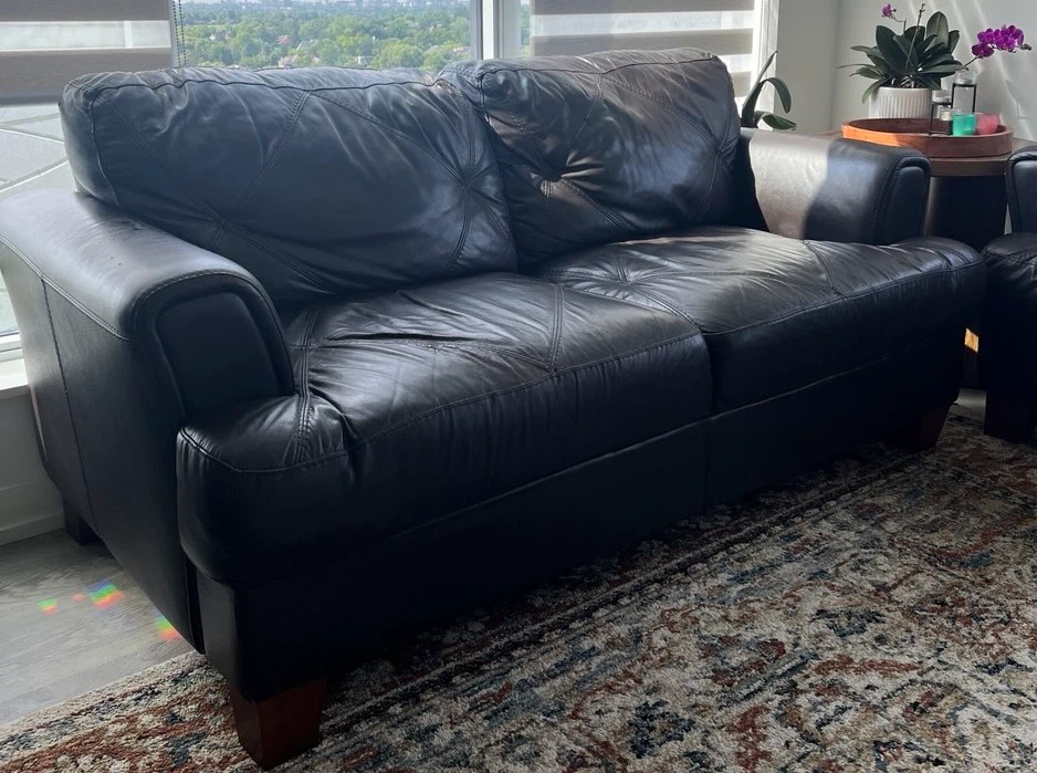 gently used leather sofa and loveseat - photo 2