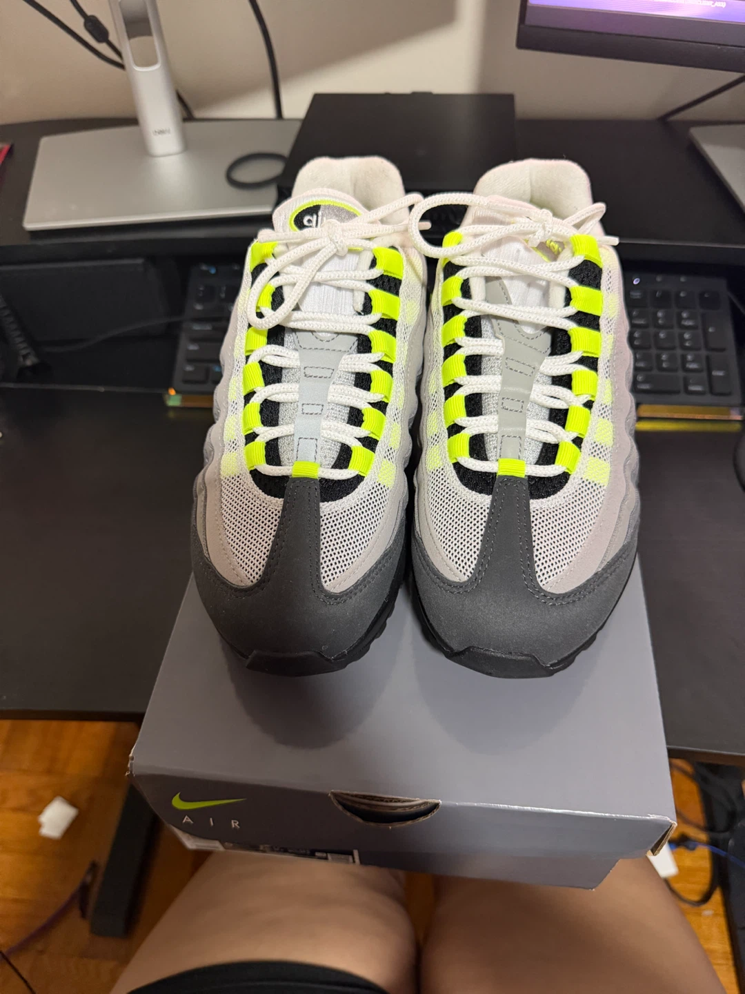 Nike Air Max 95 Neon Grey Sneakers