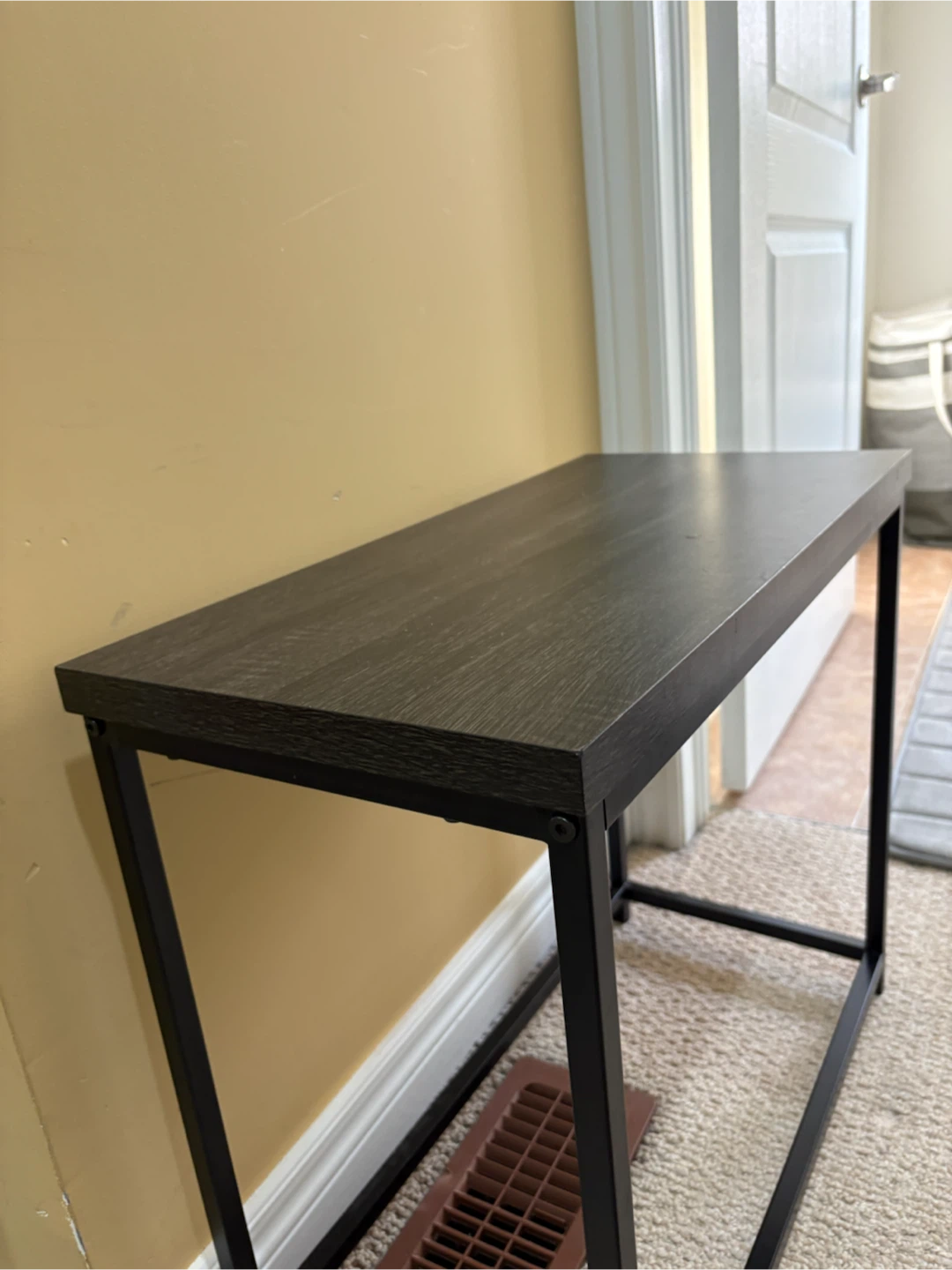 Dark Wood Grain Accent Table - photo 4