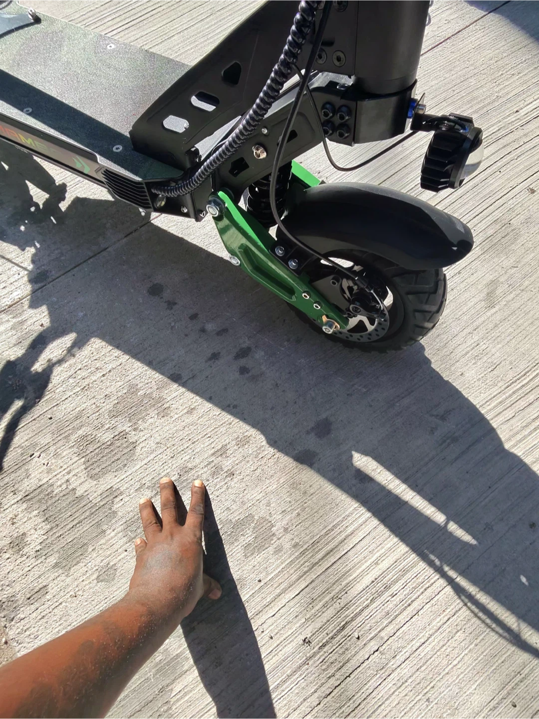 KooMamba ZO03 5600W Dual Motor Electric Scooter - photo 2